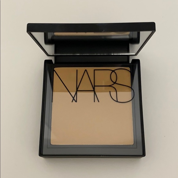 NEW** NARS ALL DAY LUMINOUS POWDER FOUNDATION - Picture 4 of 6